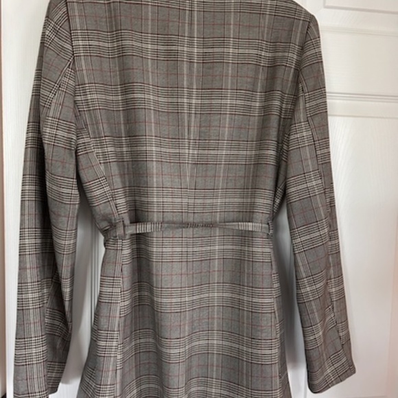 H&M Plaid Blazer w/ belt - Picture 2 of 4